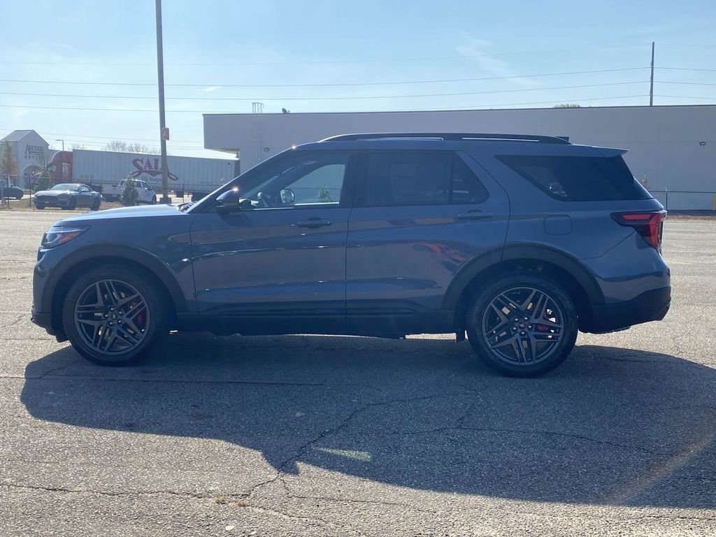 2026 Ford Explorer ST - Photo 6