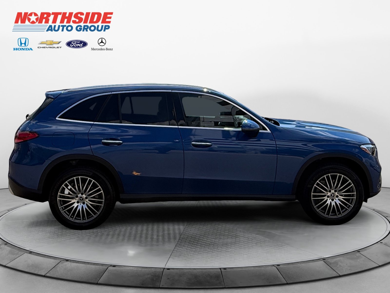New 2026 Starling Blue Metallic Mercedes-Benz GLC 300 image 33