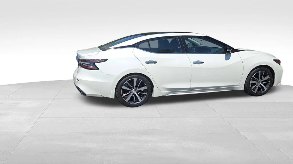 Used 2020 White Nissan 3.5 SL image 9
