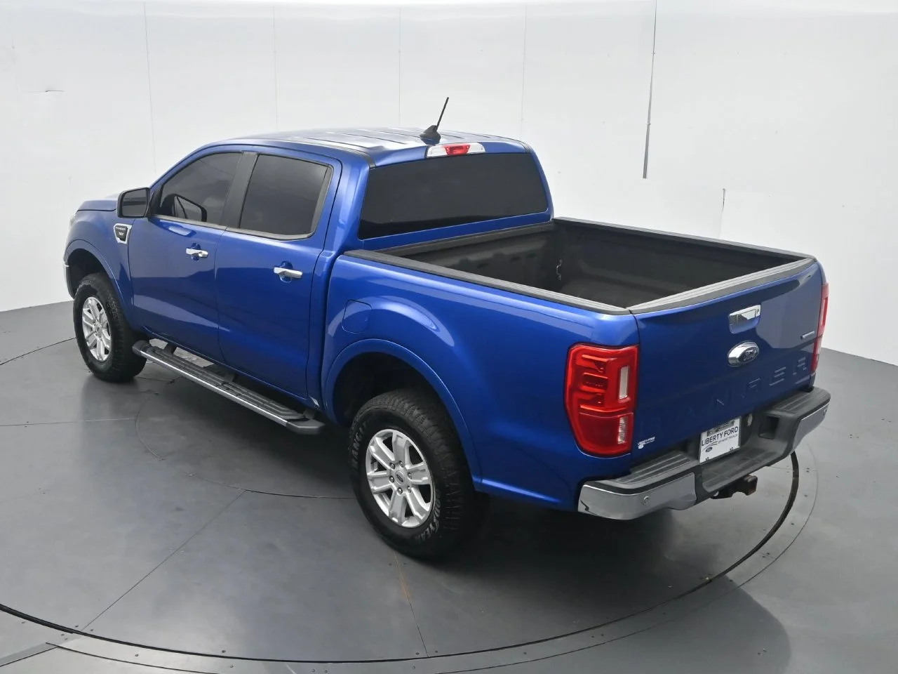 Used 2019 Lightning Blue Metallic Ford XLT image 43