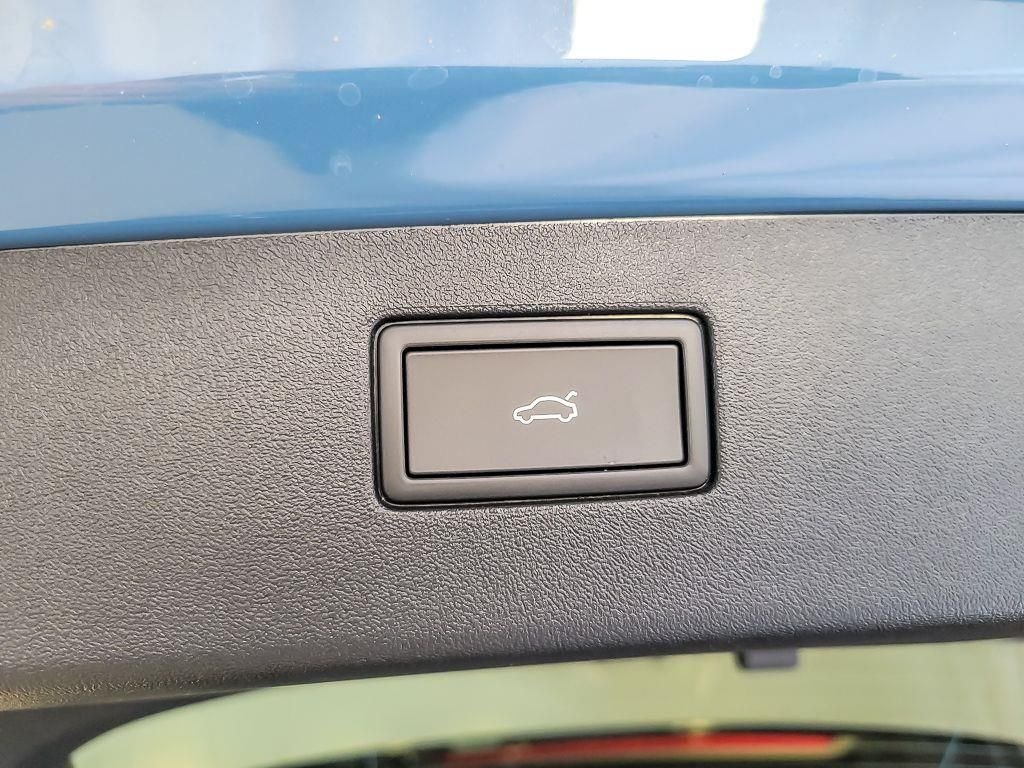 New 2026 Monterey Blue with Deep Black Roof Volkswagen 2.0T SE R-Line Black image 15