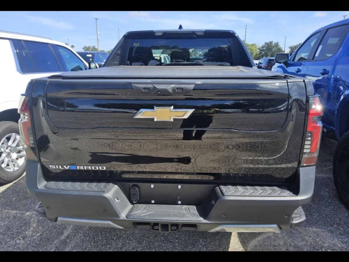 Used 2025 Black Chevrolet LT - Extended Range image 19