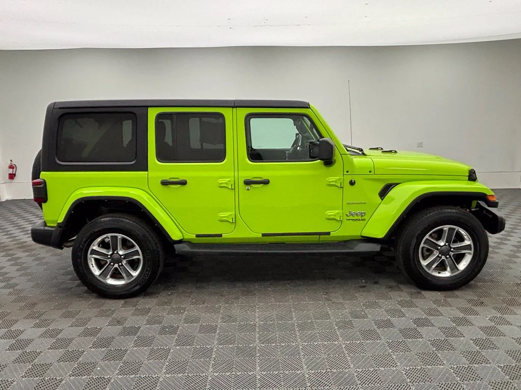 Used 2021 Green Jeep Unlimited Sahara image 7