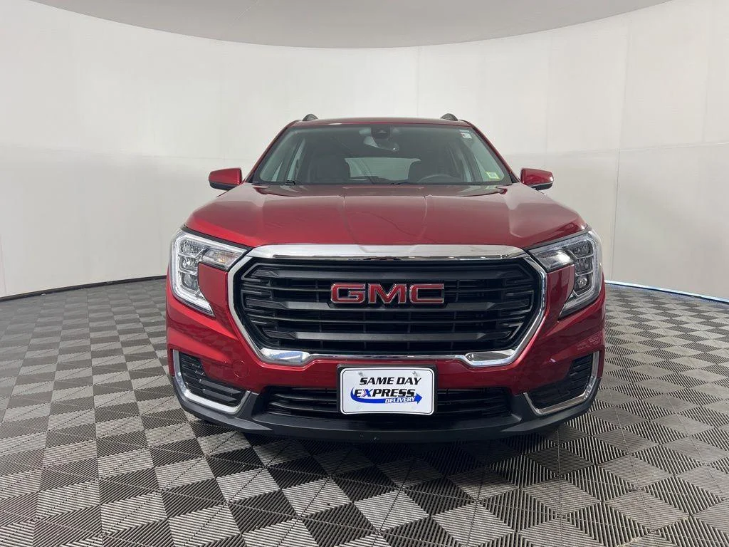 Used 2023 Volcanic Red Tintcoat GMC SLE image 29