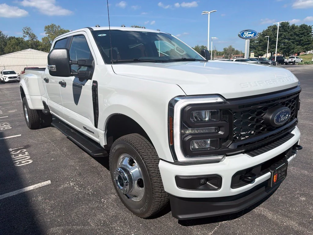New 2026 Avalanche Ford F-350® XL image 7