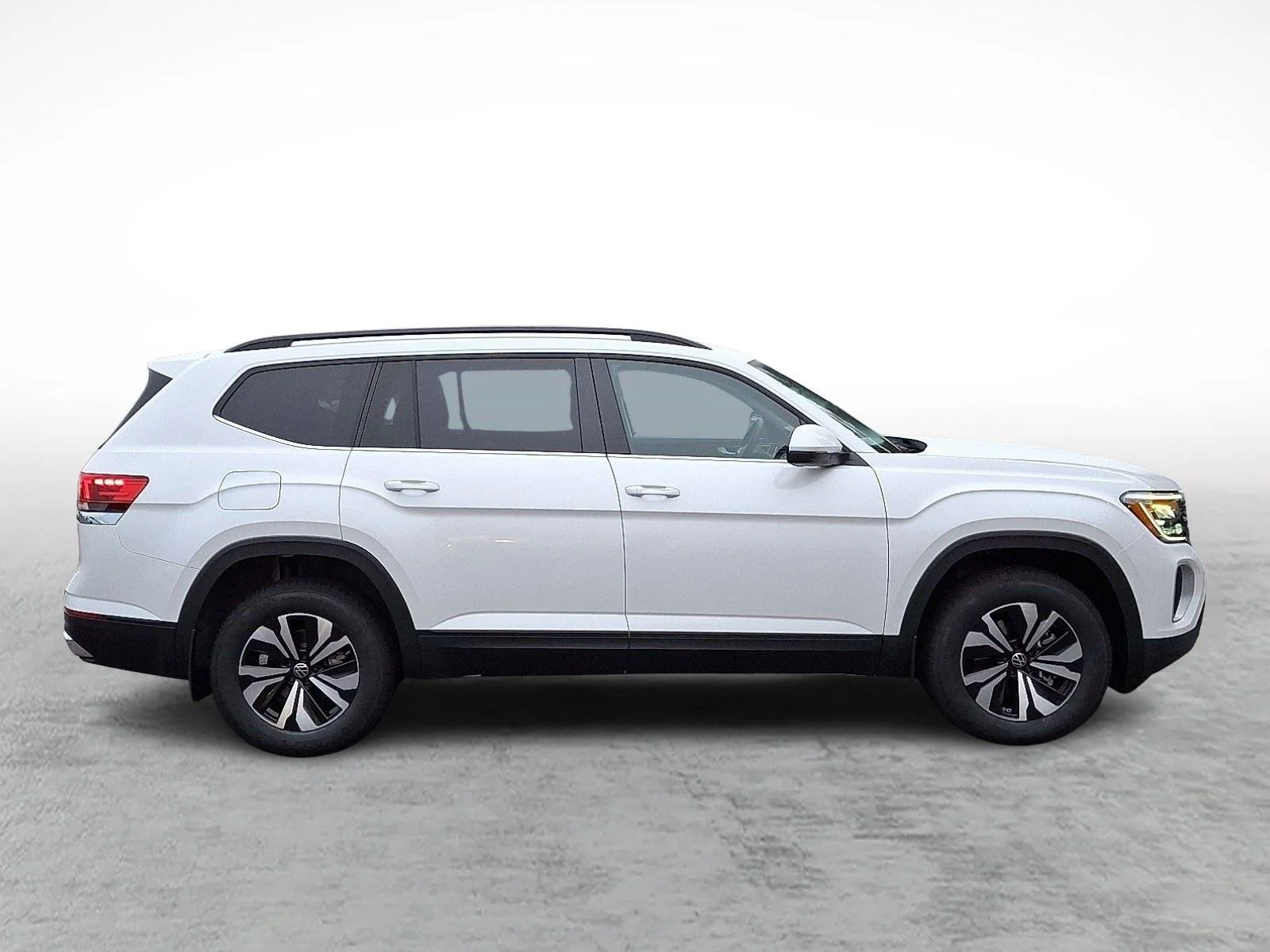 2026 Volkswagen Atlas SE - Photo 7