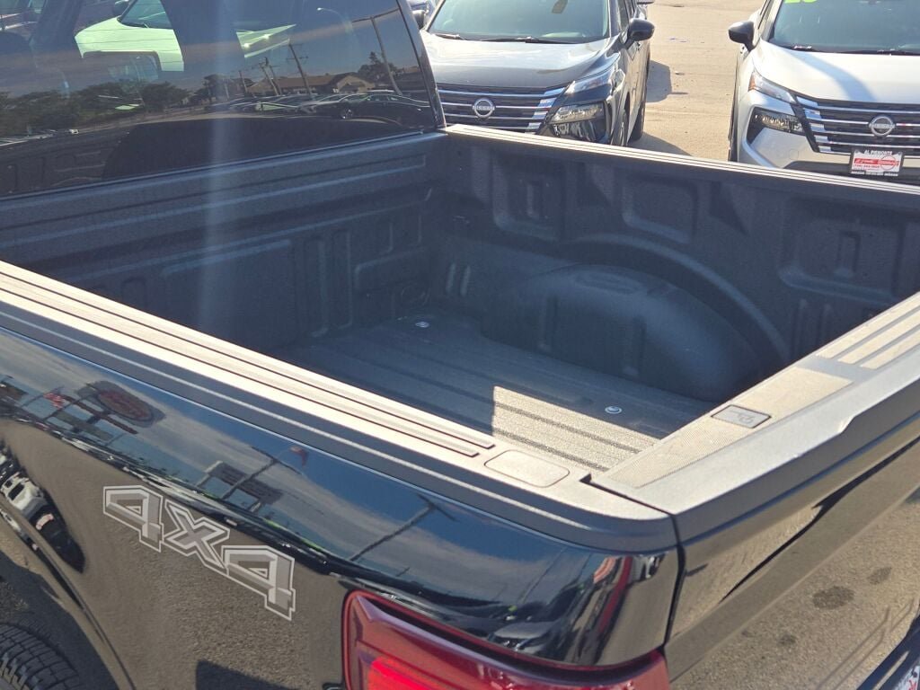 Used 2024 Black Ford XLT image 13