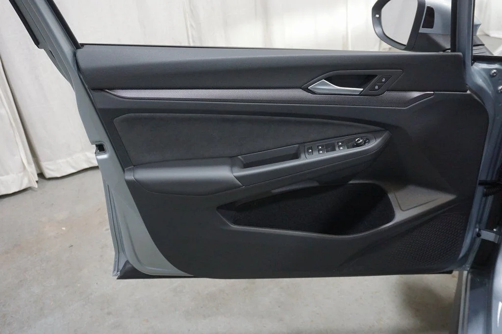 New 2026 Alpine Silver Volkswagen 2.0T SE image 28