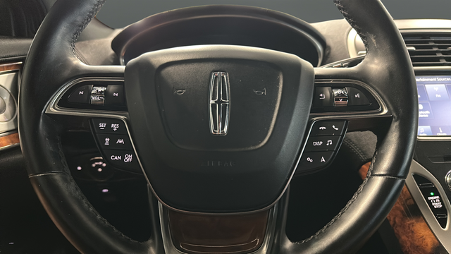 Used 2020 Infinite Black Lincoln Reserve image 16