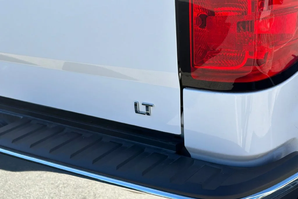 Used 2017 Summit White Chevrolet LT image 7