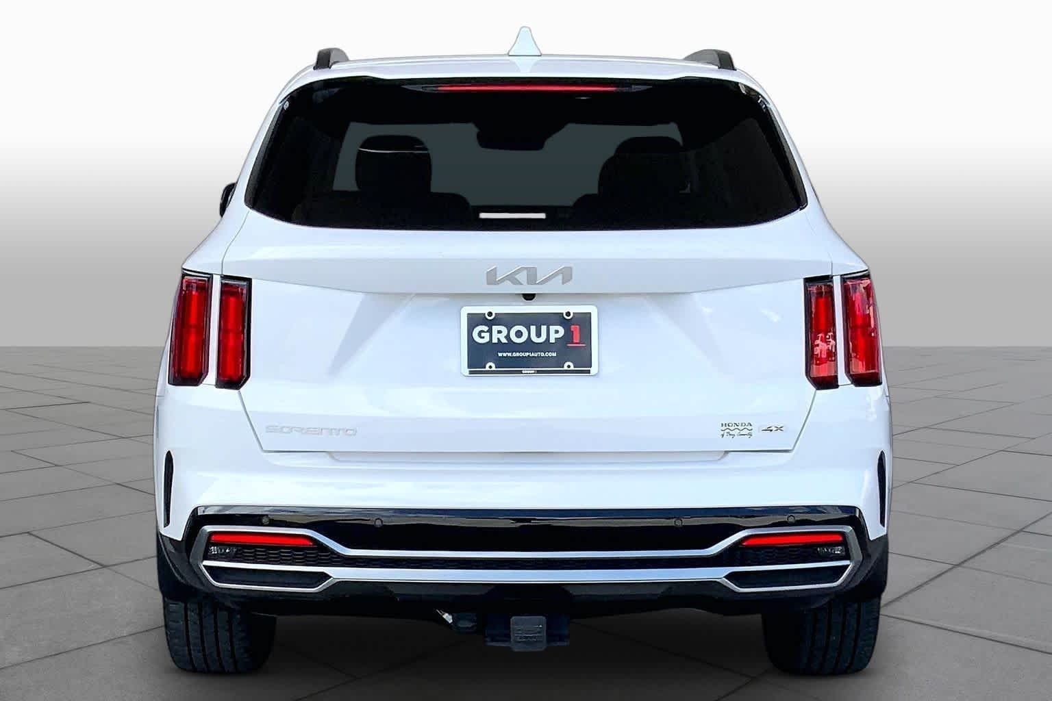 Used 2023 Glacial White Pearl Kia SX image 5