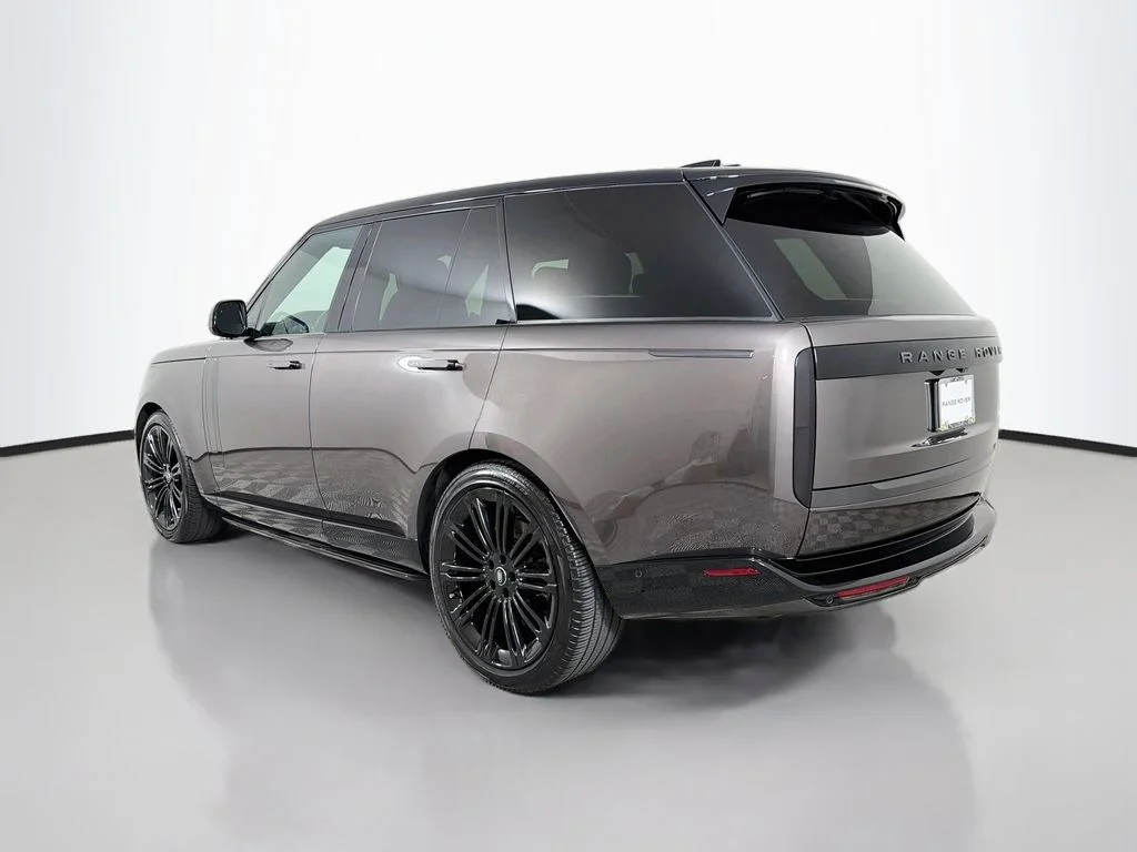 Certified Used 2024 Gray Land Rover SE image 7