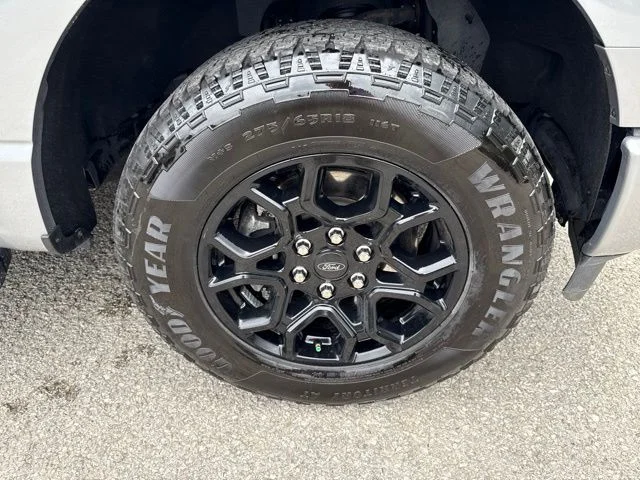 Used 2023 Silver Ford XLT image 12