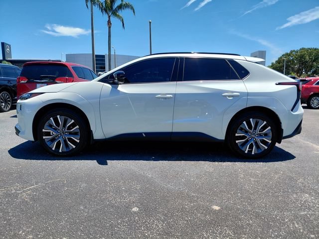 View vehicle photo 4