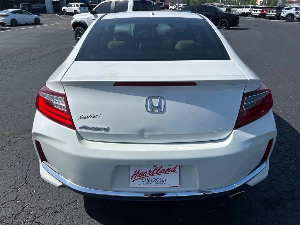 Used 2017 White Honda EX-L image 6