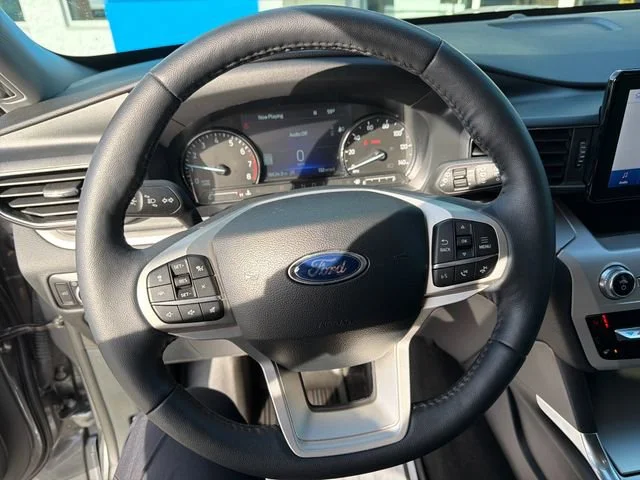 Used 2024 Gray Ford XLT image 21