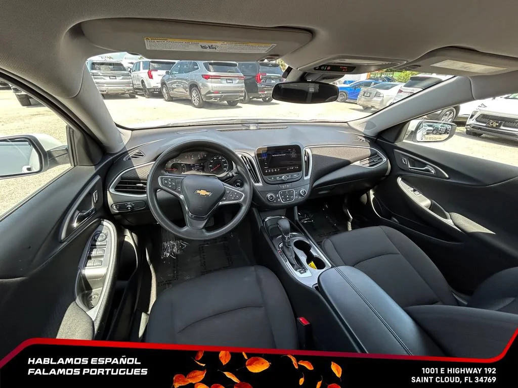 Used 2025 Summit White Chevrolet 1LT image 28