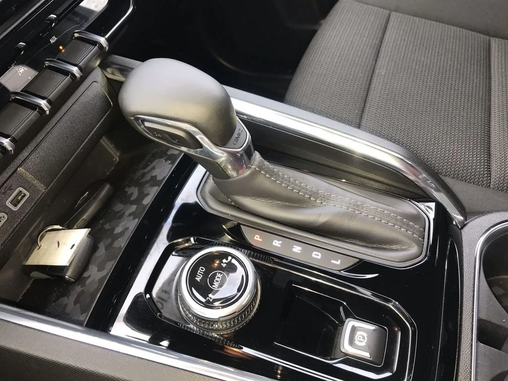 Used 2026 White GMC Elevation image 20