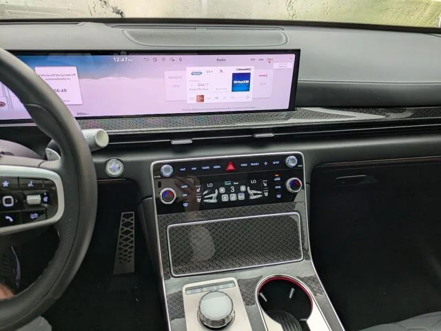 Used 2025 White Genesis 3.5T e-SC image 18