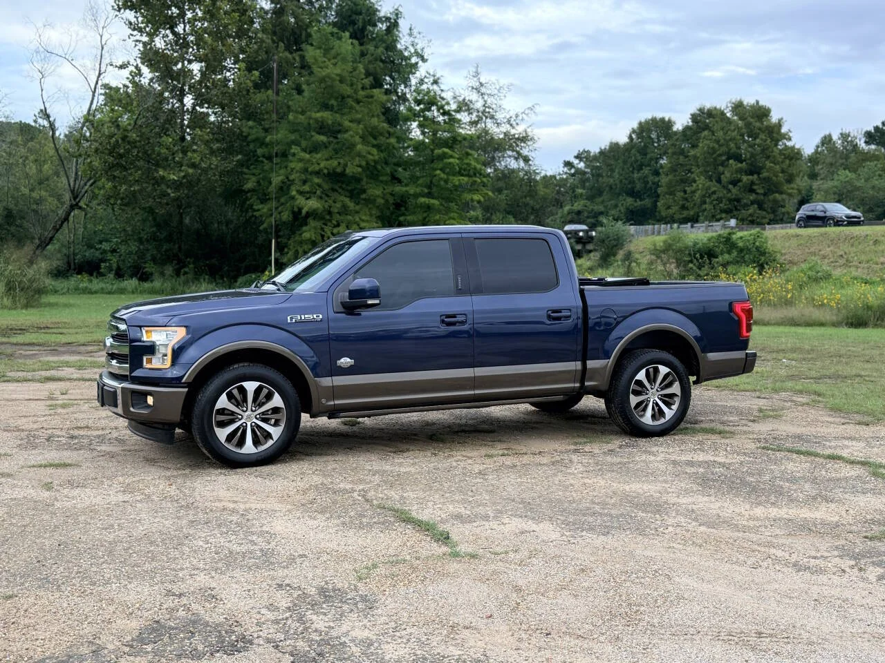 Used 2017 Blue Ford King Ranch 4x2 4dr SuperCrew 5.5 ft. SB image 1