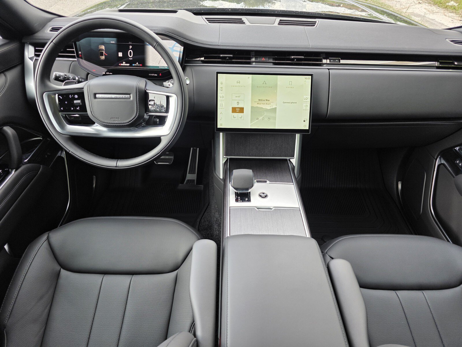 New 2026 Santorini Black Land Rover P400 SE image 4
