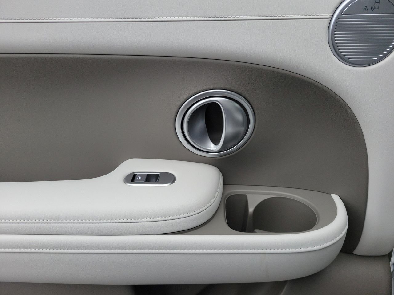 New 2027 Creamy White Pearl Hyundai SEL Premium AWD image 12