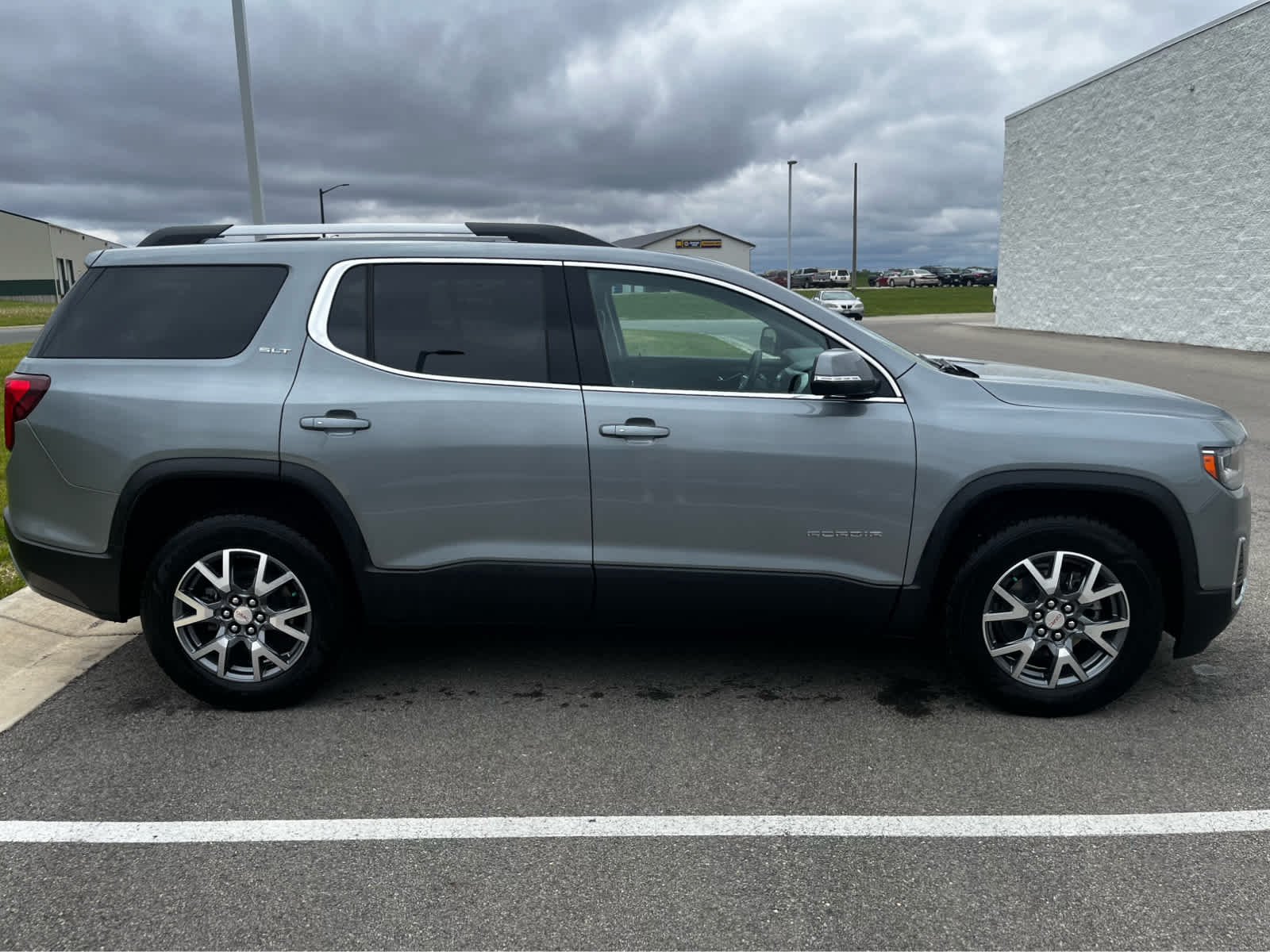 Used 2023 GMC Acadia SLT with VIN 1GKKNUL47PZ125670 for sale in Spring Valley, Minnesota