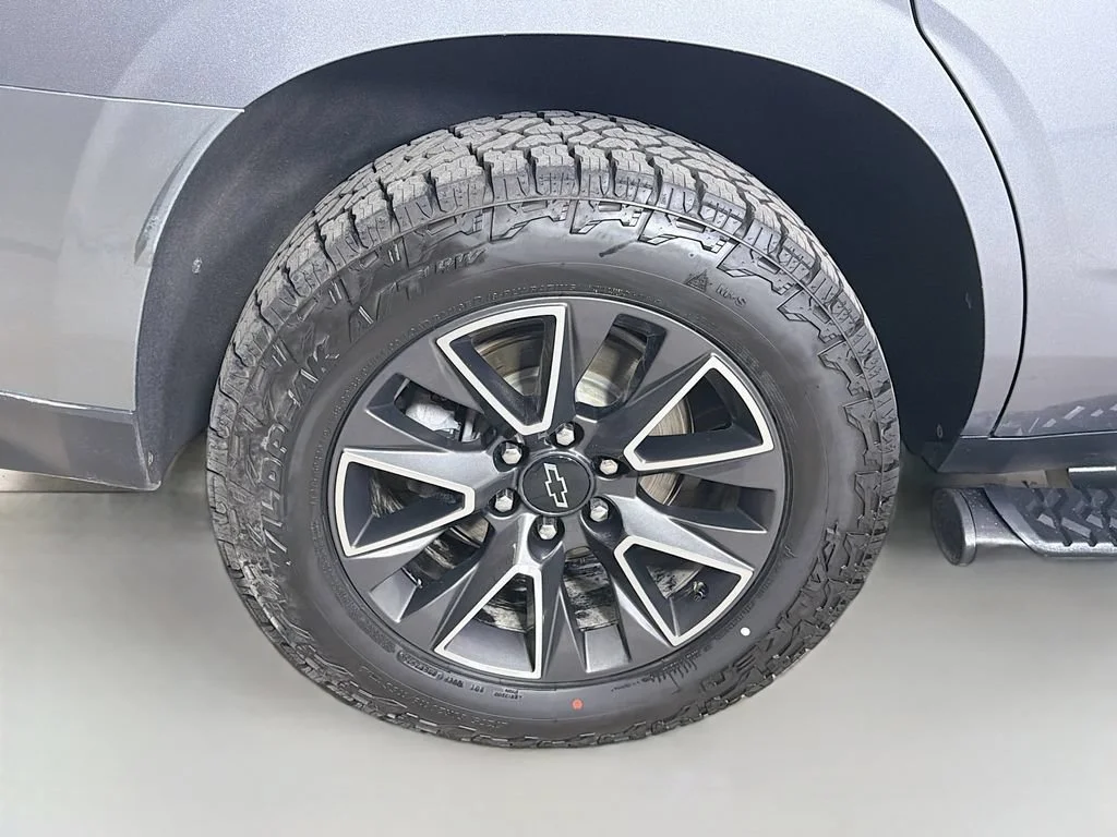 Used 2022 Satin Steel Metallic Chevrolet Z71 image 30