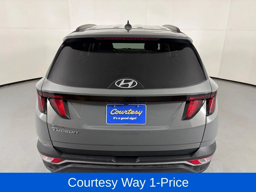 Used 2024 Gray Hyundai SEL image 9