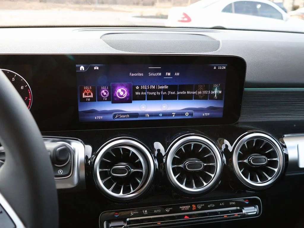 New 2026 Gray Mercedes-Benz GLB 250 image 22