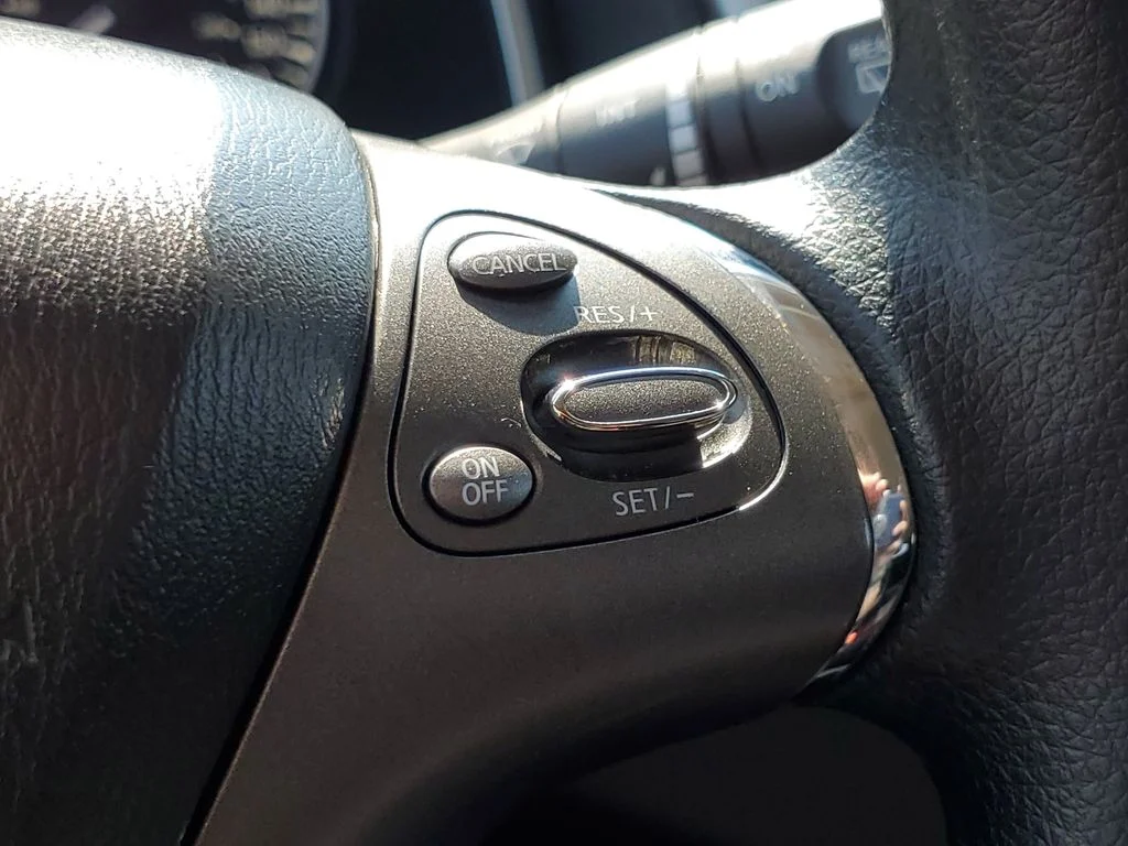 Used 2020 White Nissan S image 17