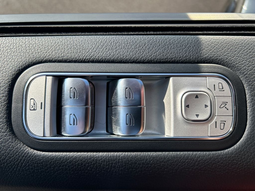 Certified Used 2025  Mercedes-Benz G 550 image 12