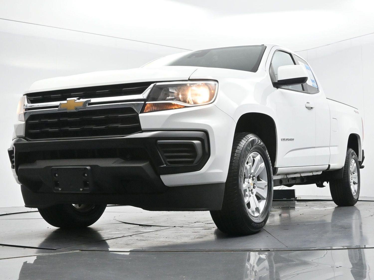 Used 2022 Summit White Chevrolet 4WD LT image 43
