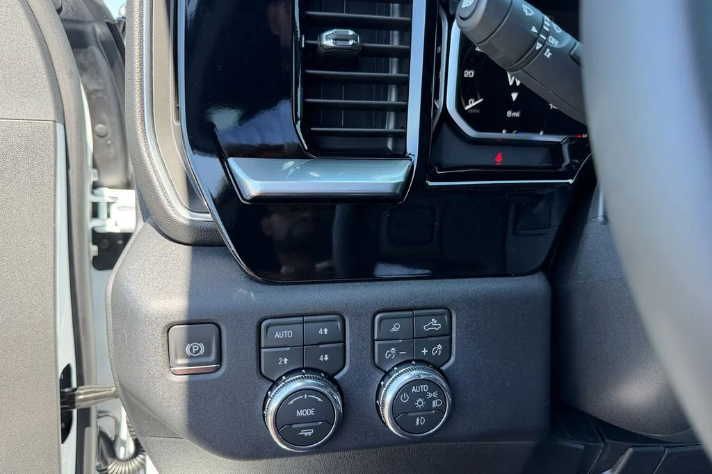 New 2026 Summit White GMC SLT image 25