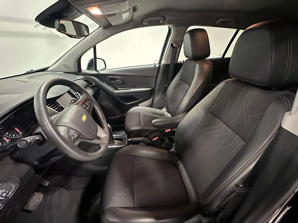 Used 2021 Blue Chevrolet LT image 3