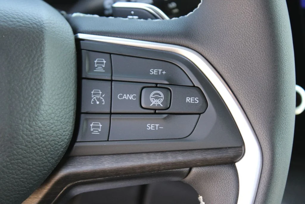 New 2026 Steel Blue Exterior Paint Jeep Limited Reserve image 29