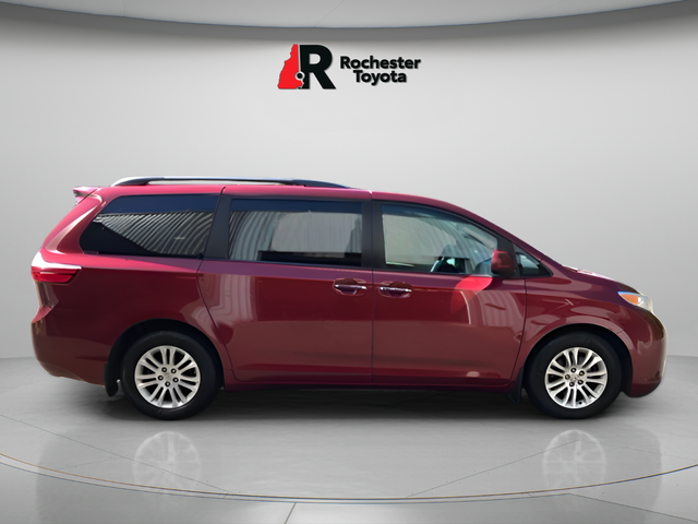 Used 2017 Red Toyota XLE image 8