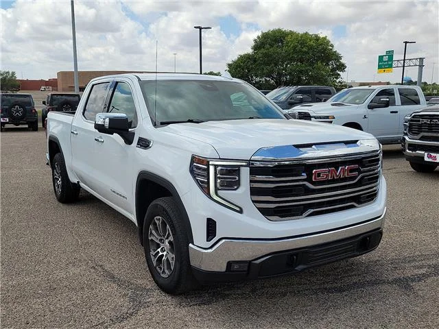 Used 2025 White GMC SLT 4x2 Crew Cab 5.75 ft. box 147.4 in. WB image 6