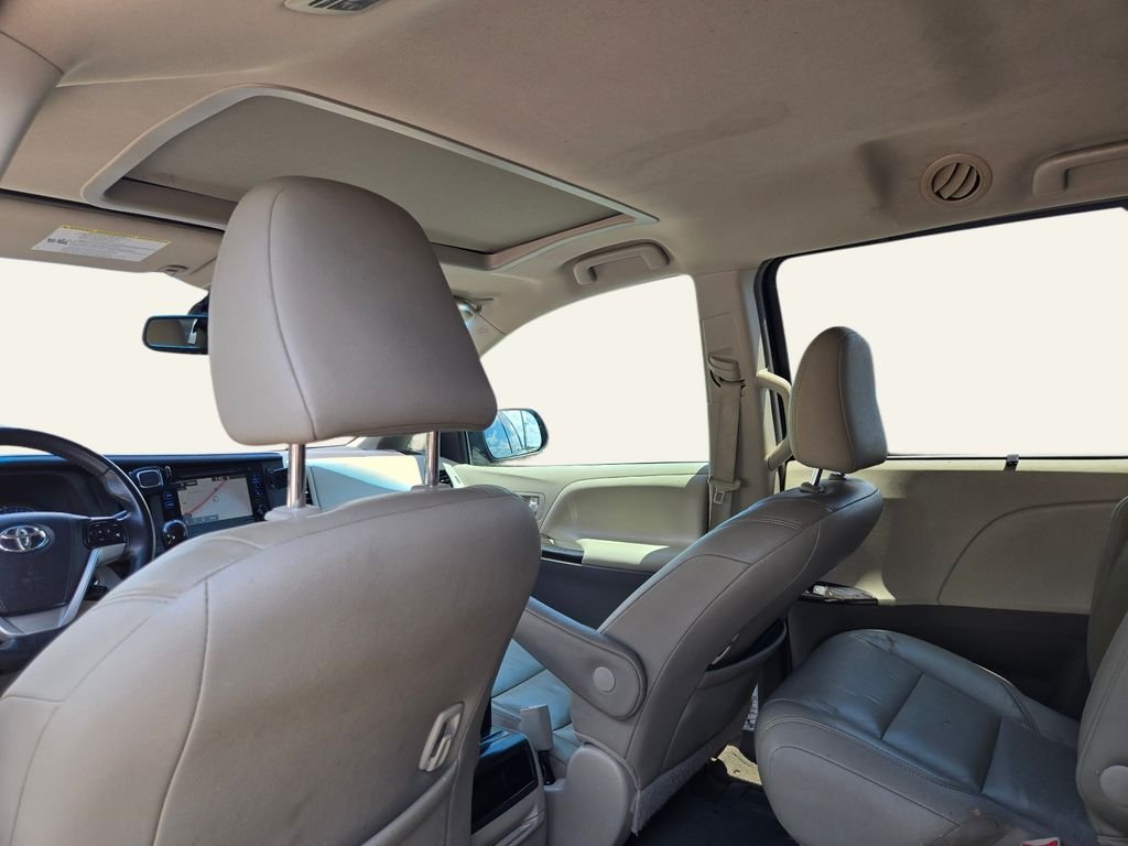Used 2015 Black Toyota XLE image 18