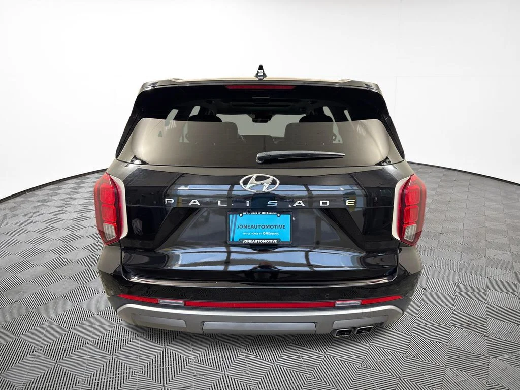 Used 2024 Black Hyundai Limited image 10