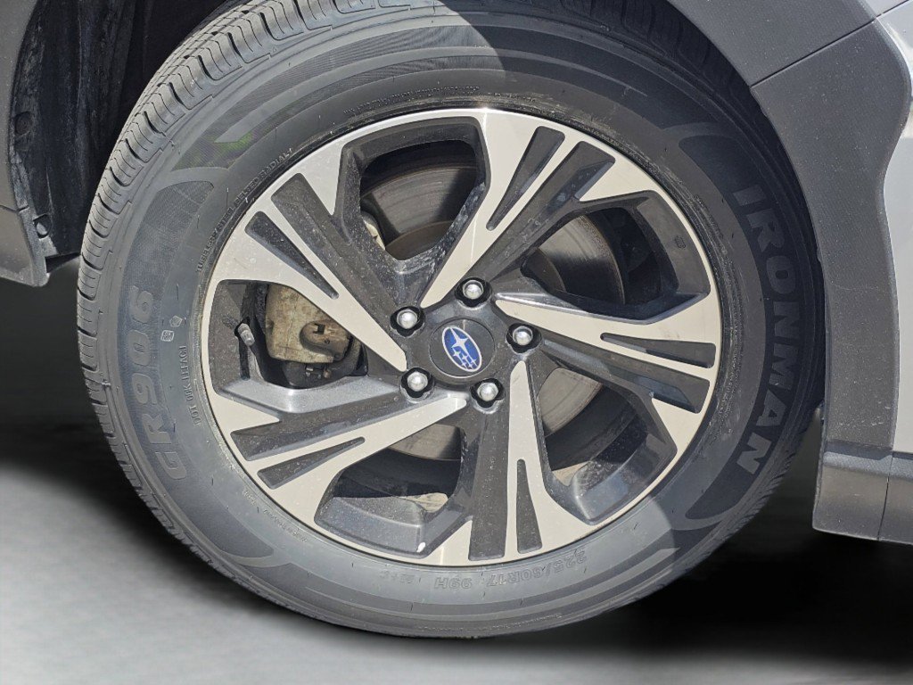 Used 2025 Ice Silver Metallic Subaru Premium image 20