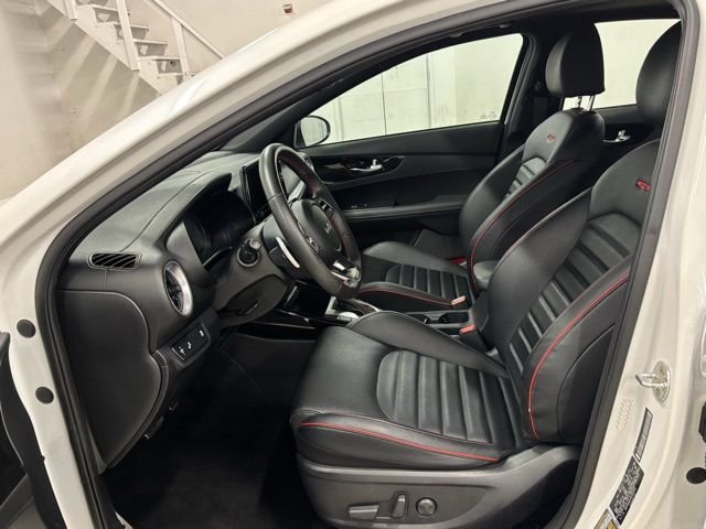 Used 2023 White Kia GT image 16