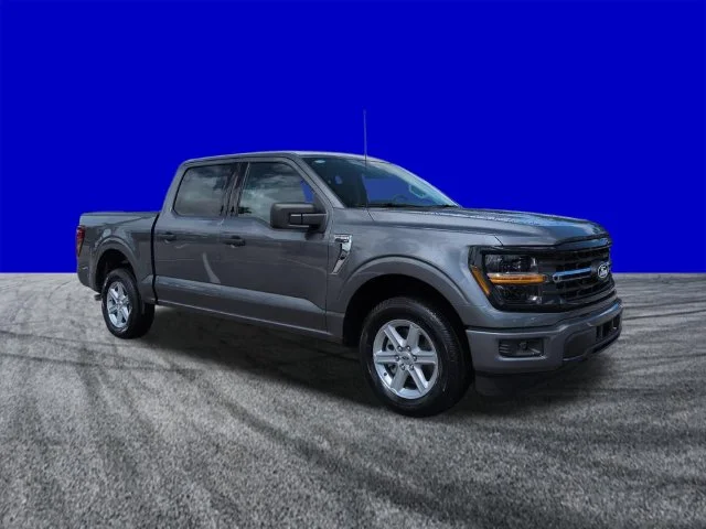 New 2026 Carbonized Gray Metallic Ford XLT image 2