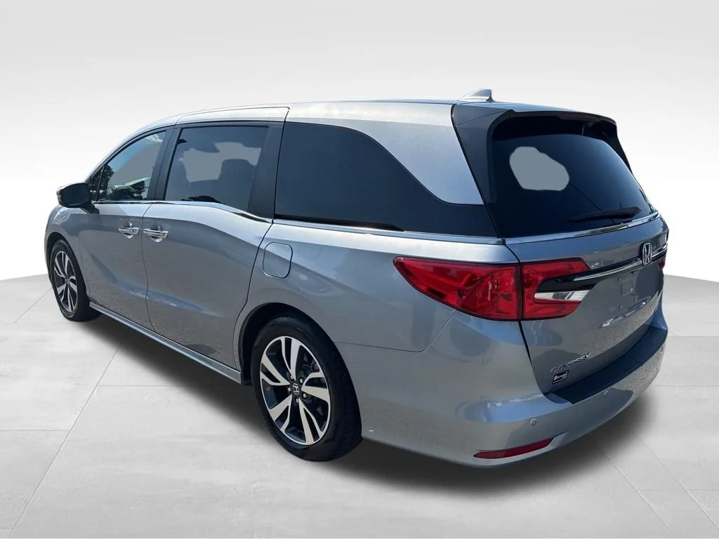 Used 2023 Gray Honda Touring image 3