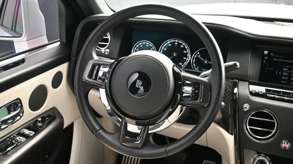 Certified Used 2022 White Rolls-Royce Black Badge image 17
