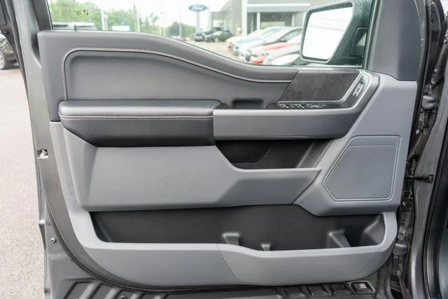 Used 2025  Ford XLT image 14