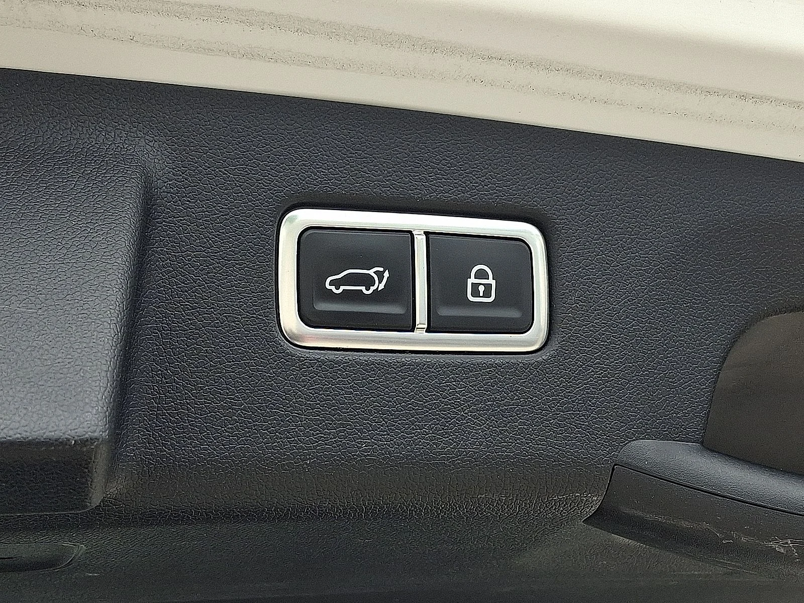 Certified Used 2021 White Kia SX image 30