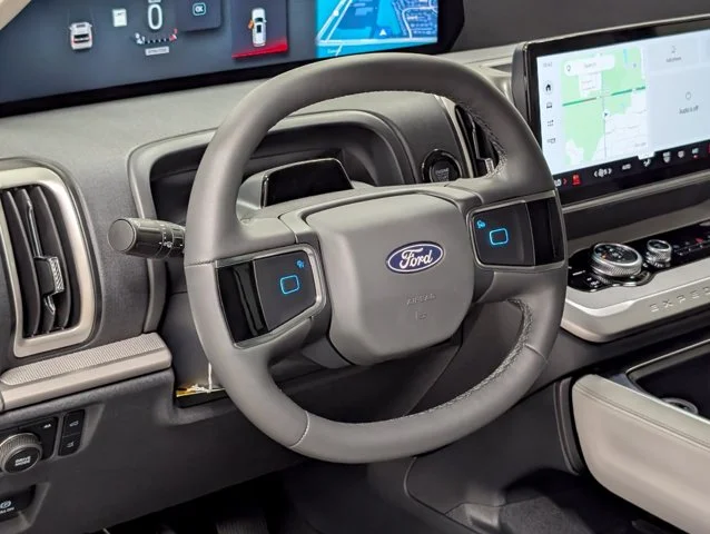 New 2027 Star White Metallic Tri-Coat Ford Active image 42