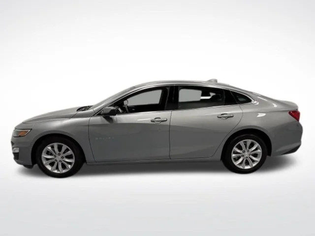 Used 2025 Gray Chevrolet LT image 5