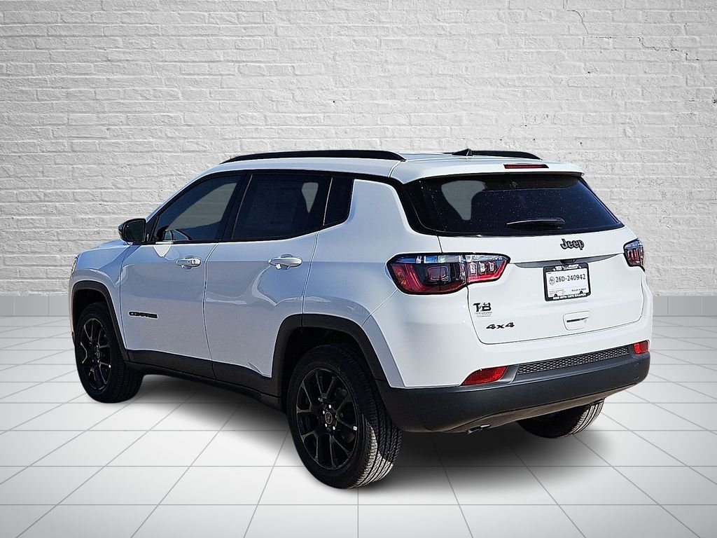 New 2026 Bright White Clearcoat Jeep Latitude image 3